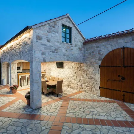 Villa Dvori Jokic Islam Grcki