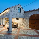 Villa Dvori Jokic Islam Grcki